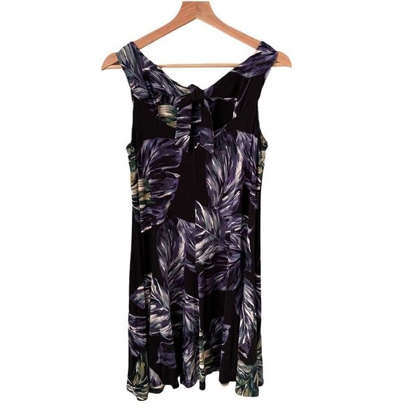 C&C California Sleeveless Floral Flowy Dress in Size Medium - Picture 3 of 11